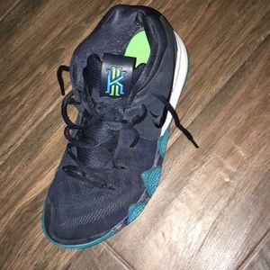 Kyrie 4